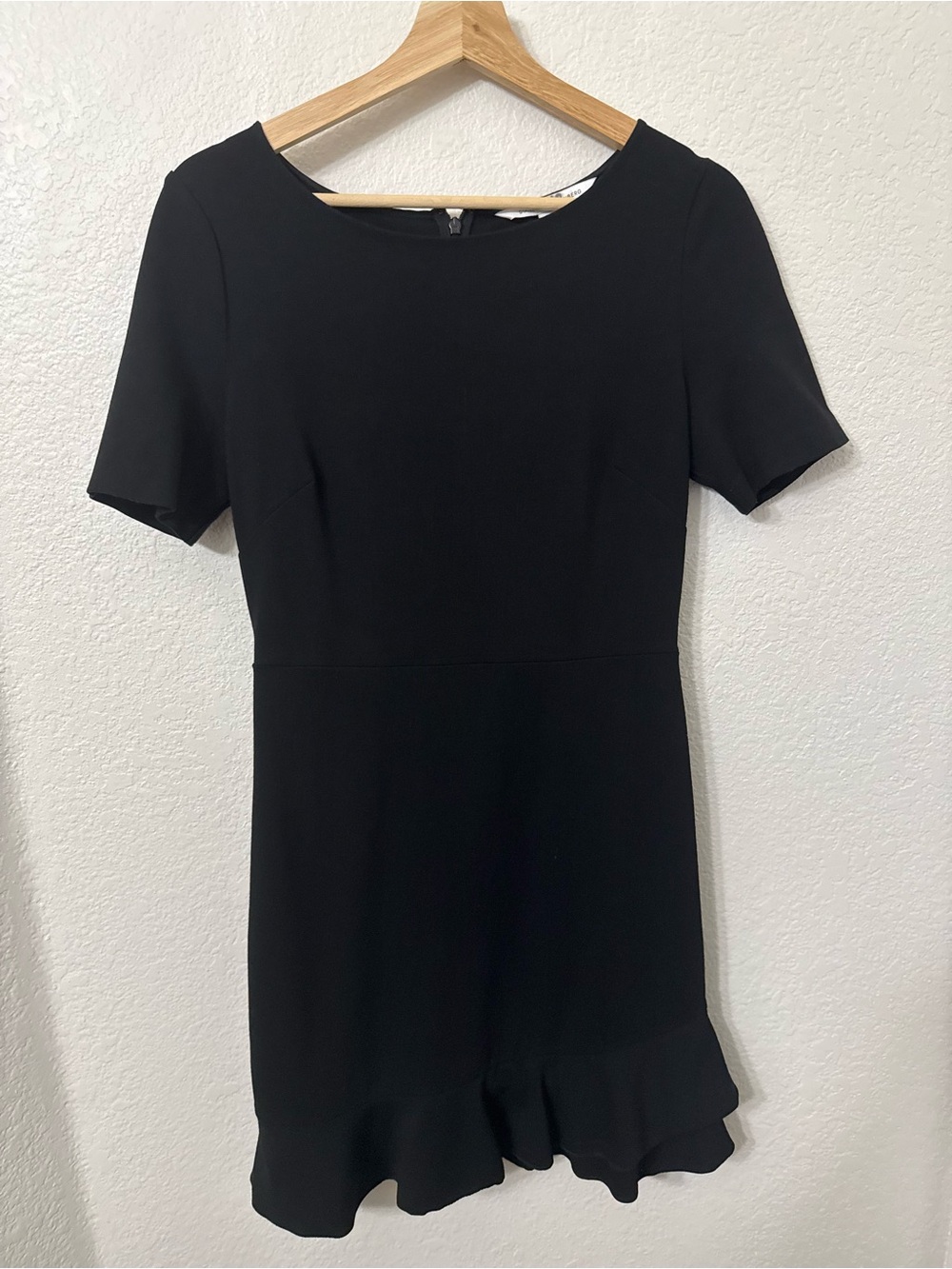 Diane Von Furstenberg Women’s Classic Black Short Sleeve Dress with Ruffle Hem